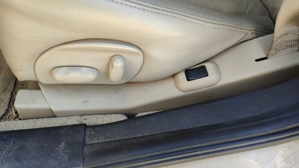 03-05 Cts Driver Left Side Power Seat Switch With Trim Panel Oem Neutral 702 — photo 2