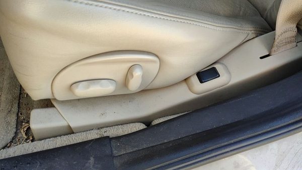 03-05 Cts Driver Left Side Power Seat Switch With Trim Panel Oem Neutral 702 — photo 4