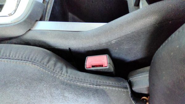 2007-2009 Gmc Acadia Driver Left Front Seat Belt Buckle Receiver Oem Black — photo 1