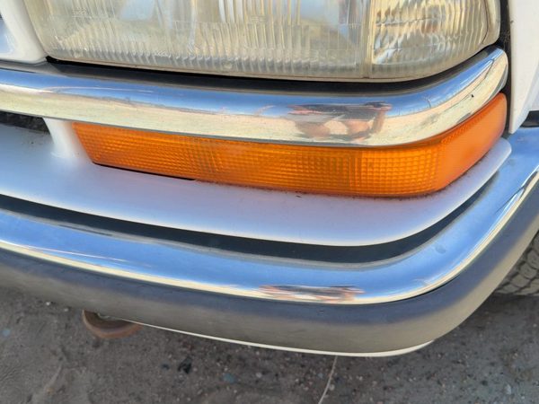 98-05 S10 Blazer Driver Left Front Turn Signal Light Lamp Oem Fender Mounted — photo 2