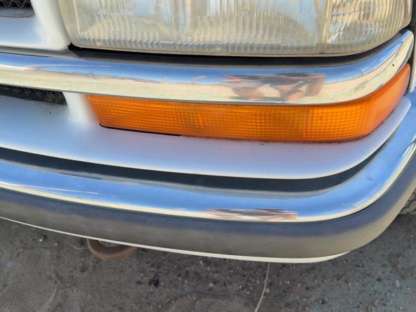98-05 S10 Blazer Driver Left Front Turn Signal Light Lamp Oem Fender Mounted — photo 3
