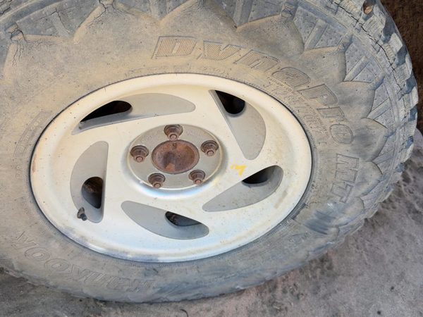 1998 Lincoln Navigator Wheel LH 3 — photo 3