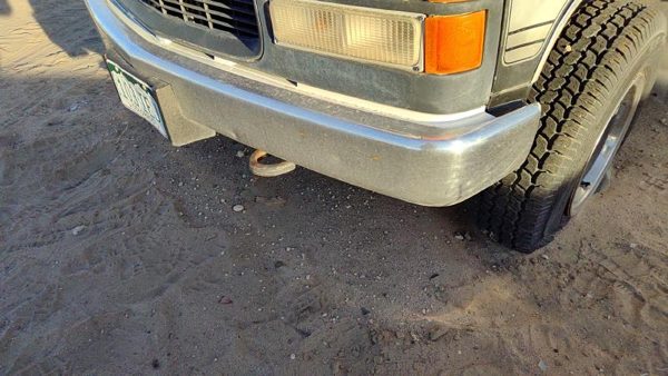 1988-2000 Gmc Sierra 2500 Chrome Front Bumper With Mount Brackets Oem 15680830 — photo 3