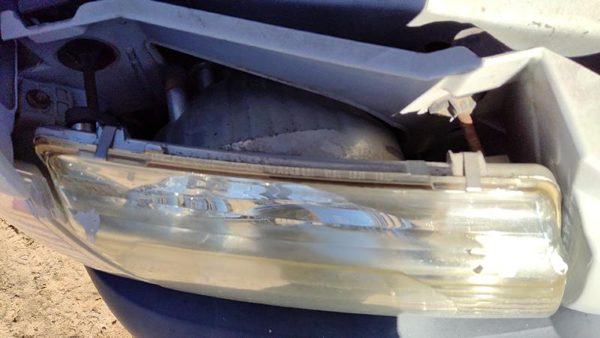 2005 Ford Explorer Headlamp Assembly RH — photo 3