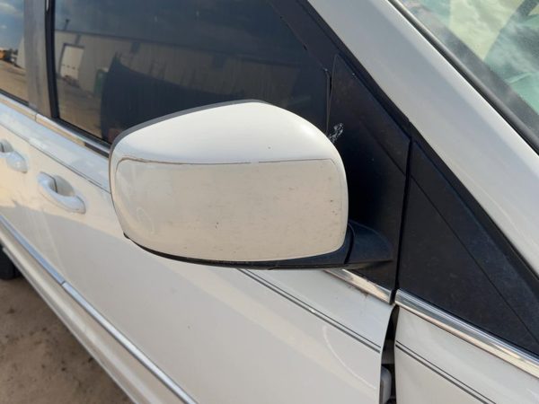 08-10 Town & Country Passenger Right Power Side Mirror Door Mounted White Pw1 — photo 1