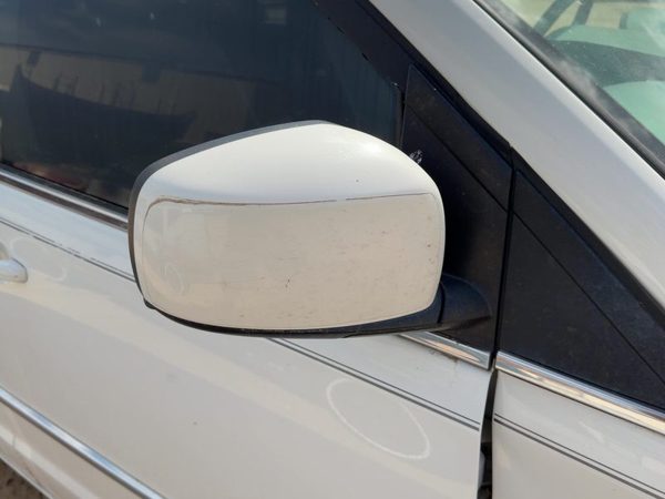 08-10 Town & Country Passenger Right Power Side Mirror Door Mounted White Pw1 — photo 4