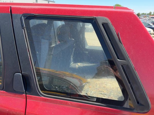 1990-1995 Nissan Pathfinder Driver Left Rear Quarter Glass Back Side Window OEM — photo 1