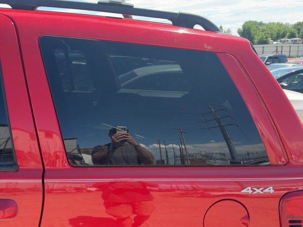 99-04 Jeep Grand Cherokee Driver Left Rear Quarter Glass Back Side Window Oem — photo 1