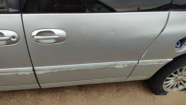 2000 Chrysler Town Rear Door LH Silver — photo 3