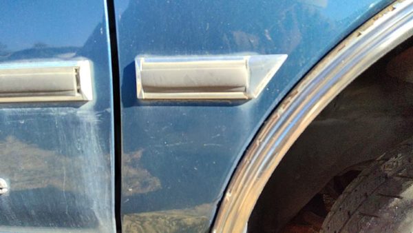 1989 Oldsmobile Cutlass Supreme Fender Moulding RH — photo 4