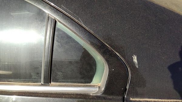 2006-2012 Ford Fusion Driver Left Rear Vent Window Back Door Glass With Frame — photo 1