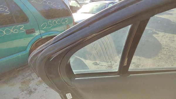 2006-2012 Ford Fusion Driver Left Rear Vent Window Back Door Glass With Frame — photo 4