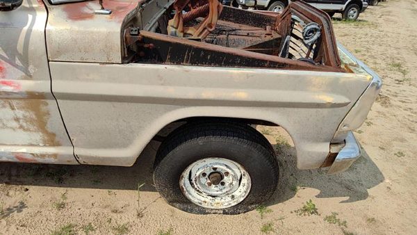 1969 Ford F100 Fender RH Brown — photo 2