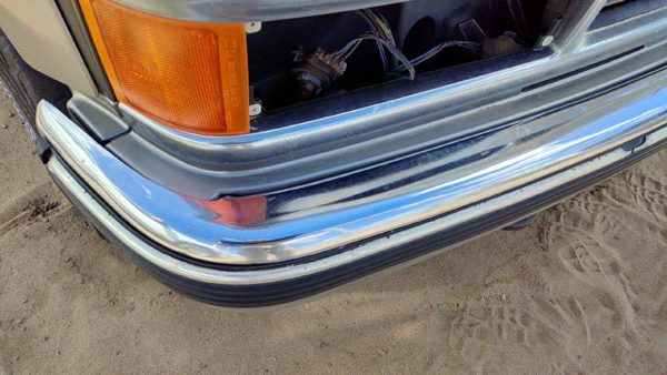 1999 Suburban 1500 Grille Chevy Pewter 11Lstrip — photo 2