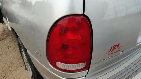 1996-2000 Chrysler Town & Country Driver Left Tail Light Brake Lamp Oem Rear — photo 2