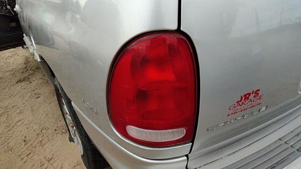 1996-2000 Chrysler Town & Country Driver Left Tail Light Brake Lamp Oem Rear — photo 1