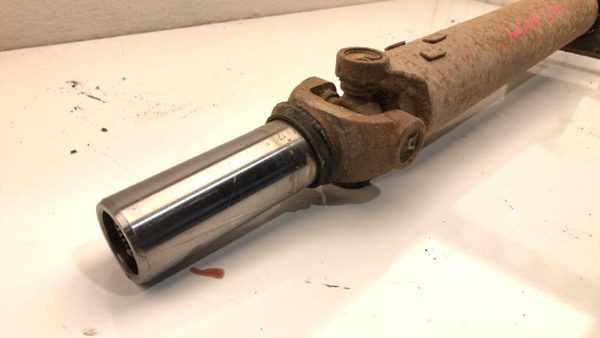 01-03 Silverado 2500 Hd Rear Drive Shaft Back Driveline 2 Piece 4X4 8.1L Allison — photo 2