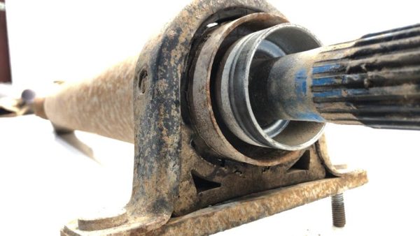 01-03 Silverado 2500 Hd Rear Drive Shaft Back Driveline 2 Piece 4X4 8.1L Allison — photo 7