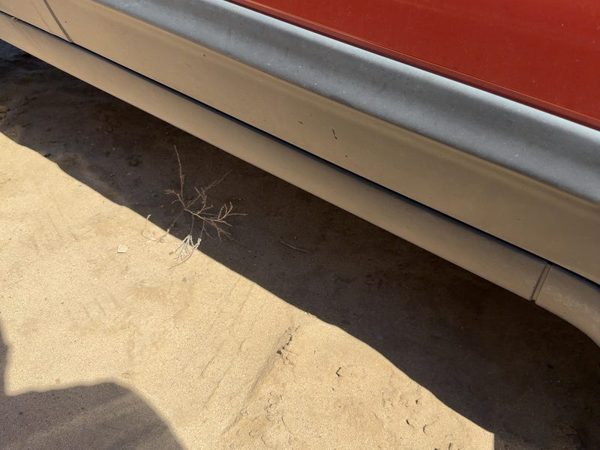 03-07 Ford Escape Passenger Right Lower Rocker Panel Moulding Oem Dark Platinum — photo 3