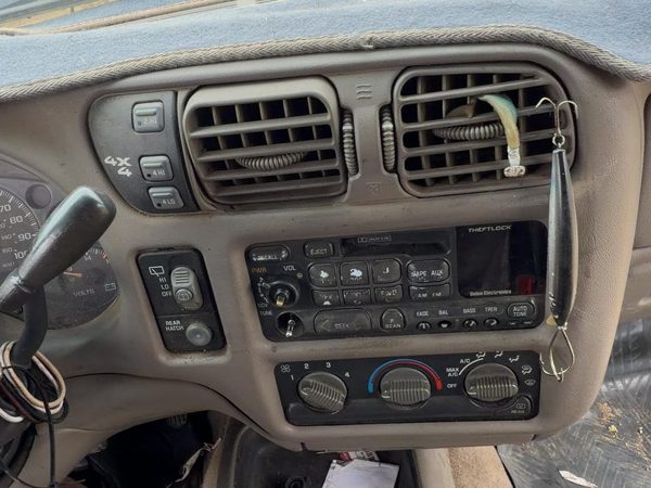 98 S10 Blazer Trim Bezel Around Speedometer Oem Dash Surround Panel Gray 92H — photo 5