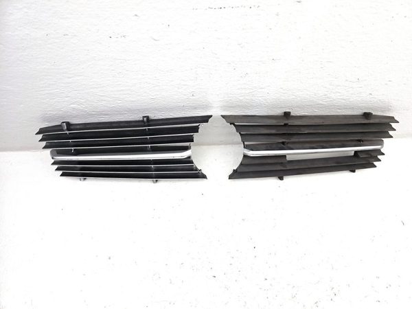 1972-1980 Mercedes 450Sl 107 Front Grille Assembly Pair Set Oem — photo 2
