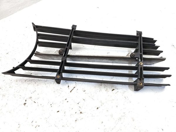 1972-1980 Mercedes 450Sl 107 Front Grille Assembly Pair Set Oem — photo 5
