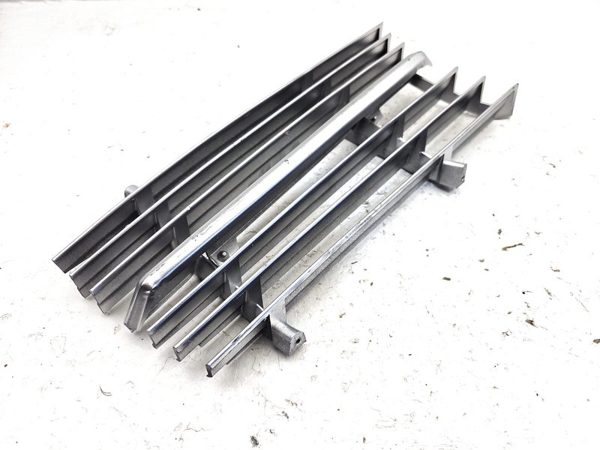 1972-1980 Mercedes 450Sl 107 Front Grille Assembly Pair Set Oem — photo 9