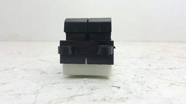 2005-2006 Nissan Xterra Driver Front Door Switch Driver's Lock And Window — photo 6