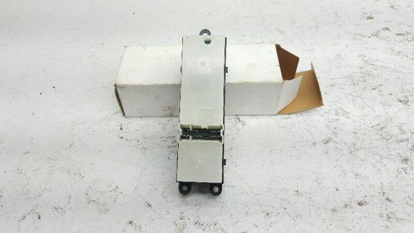2005-2006 Nissan Xterra Driver Front Door Switch Driver's Lock And Window — photo 2