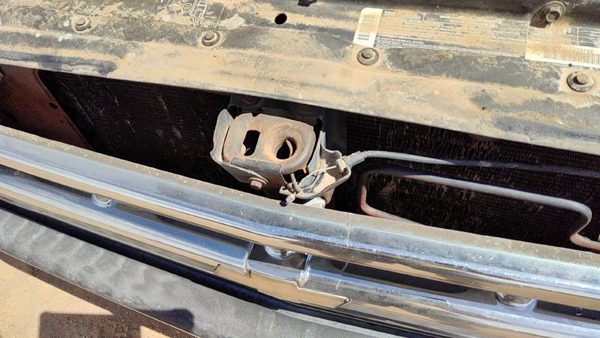 1991-1994 Chevy S10 Blazer Hood Latch Assembly With Bracket Oem 15953279 — photo 4