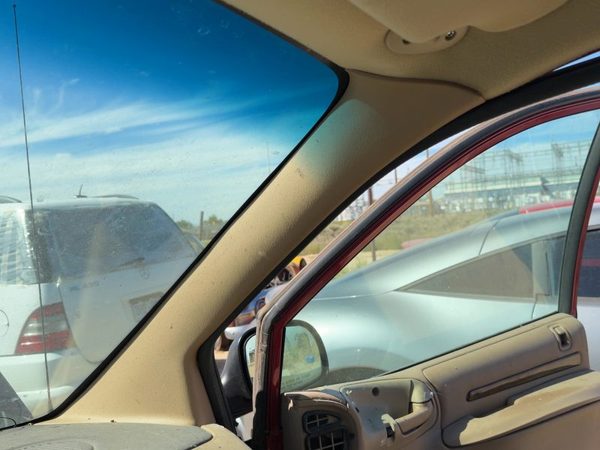96 Town & Country Passenger Right A Pillar Trim Windshield Post Panel Tan Flk5 — photo 2