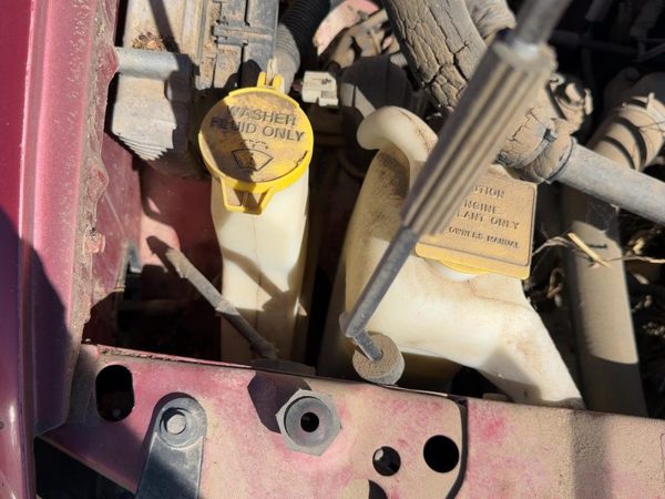 96-00 Town & Country Windshield Washer Fluid Reservoir With Pump Oem Wiper Tank — photo 1