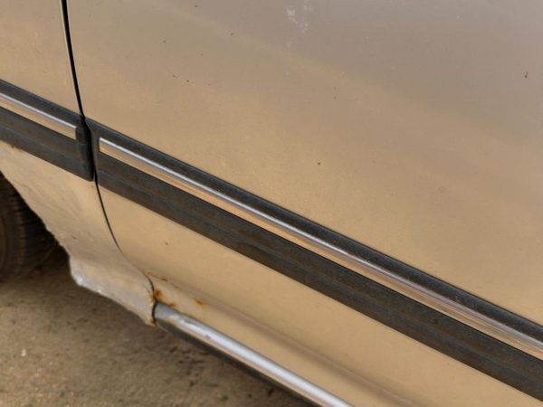1990-1991 Subaru Legacy Driver Left Front Moulding From Door Oem Trim Strip — photo 2