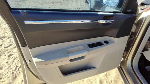 05-07 Chrysler 300 Driver Left Front Door Trim Panel With Master Switch Gray D1 — photo 4