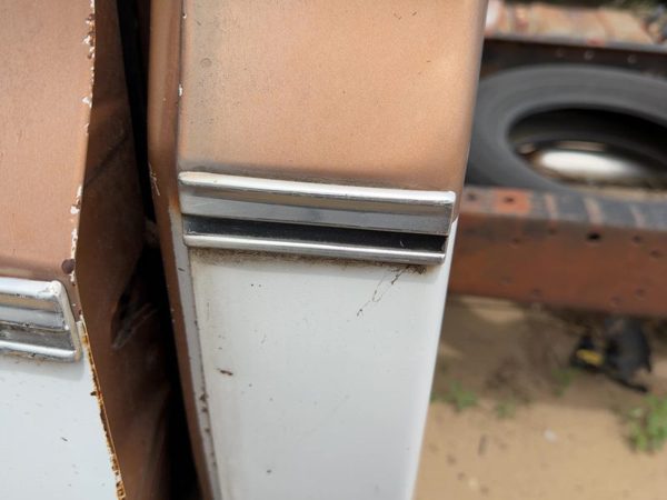 1975-1980 Chevy Silverado C20 Driver Left Rear Moulding On Upper Cab Corner Oem — photo 2