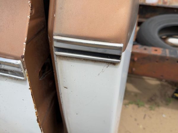 1975-1980 Chevy Silverado C20 Driver Left Rear Moulding On Upper Cab Corner Oem — photo 1