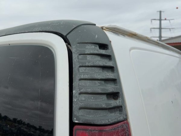 2002 Chevy Express Van 2500 Passenger Right Rear Moulding On Quarter Panel Oem — photo 2