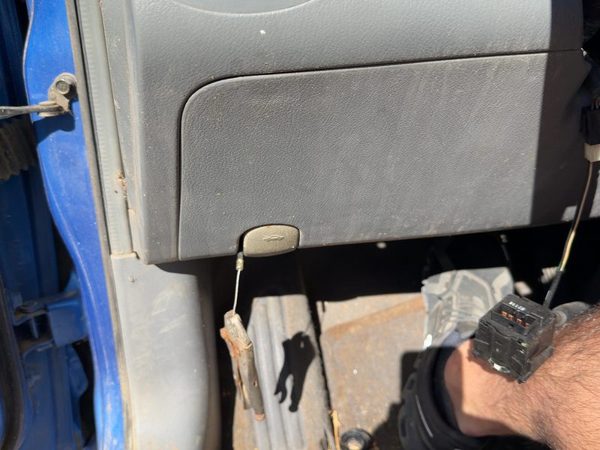 04-05 Chevy Aveo Lower Dash Under Column Knee Bolster Trim Panel Oem Gray 82C — photo 2