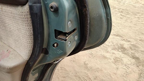 2000-04 Legacy Outback Passenger Right Rear Door Latch With Rods/Cables Oem Back — photo 3