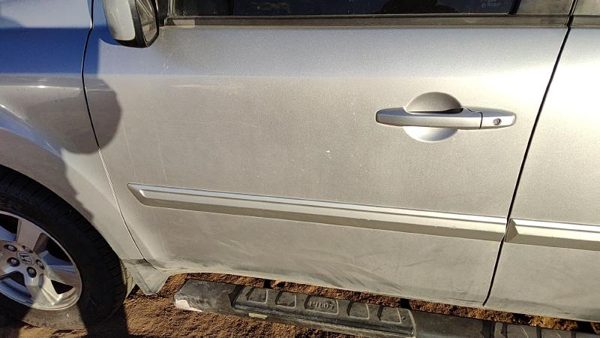 2009 Honda Pilot Front Door LH Silver Si — photo 1