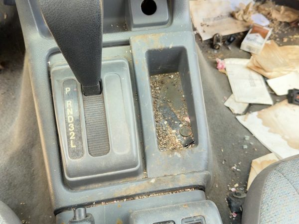 1998-2002 Isuzu Rodeo Center Console Trim Bezel Arround Floor Shifter Oem — photo 4
