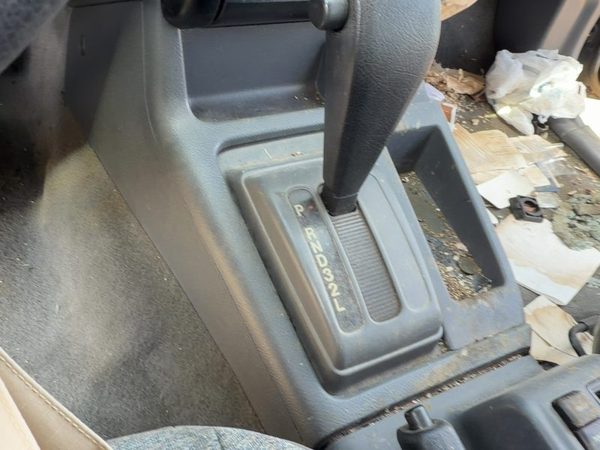 1998-2002 Isuzu Rodeo Center Console Trim Bezel Arround Floor Shifter Oem — photo 5