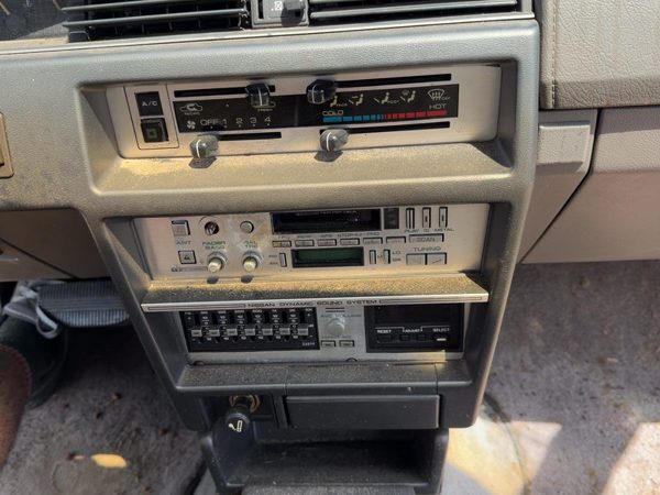 1987-1988 Nissan Maxima Trim Bezel Around Radio Surround Dash Panel Oem Gray — photo 6