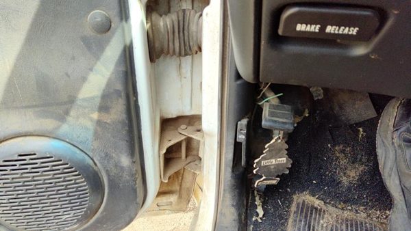 1998-2005 S10 Pickup Driver Left Lower Kick Trim Panel Oem Gray 12D — photo 5