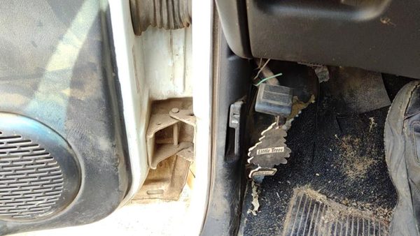 1998-2005 S10 Pickup Driver Left Lower Kick Trim Panel Oem Gray 12D — photo 1