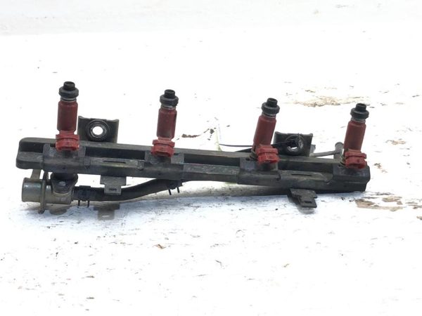 1998-2001 Suzuki Swift complete fuel Rail Assembly with Injectors OEM 1.3L — photo 1