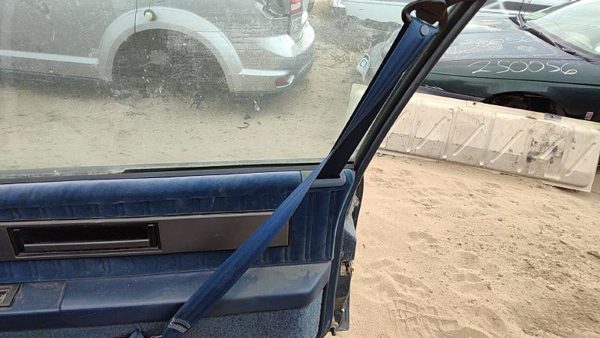 88-91 Olds Cutlass Calais Passenger Right Front Seat Belt Retractor Blue 2 Door — photo 2