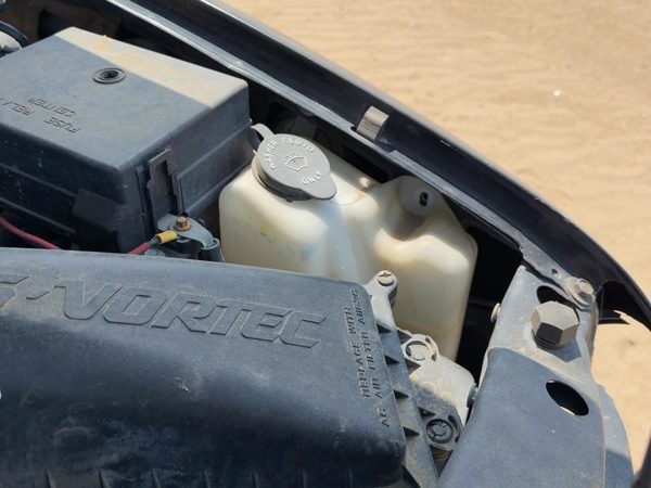 95-05 S10 Blazer Windshield Washer Fluid Reservoir With Pump Oem Wiper Tank — photo 1