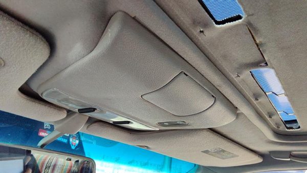 2002 INFINITI G20 Front Console Black — photo 2