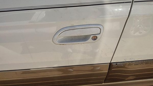 2000-2004 Legacy Outback Driver Left Front Outside Door Handle Oem White 8Y3 — photo 3
